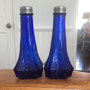 Cobalt blue salt and pepper shakers.